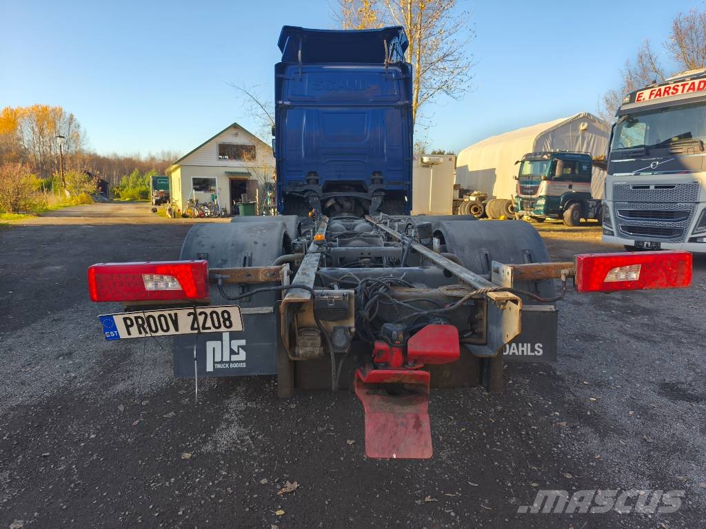 Scania R 520, V8 Chassis Cab trucks
