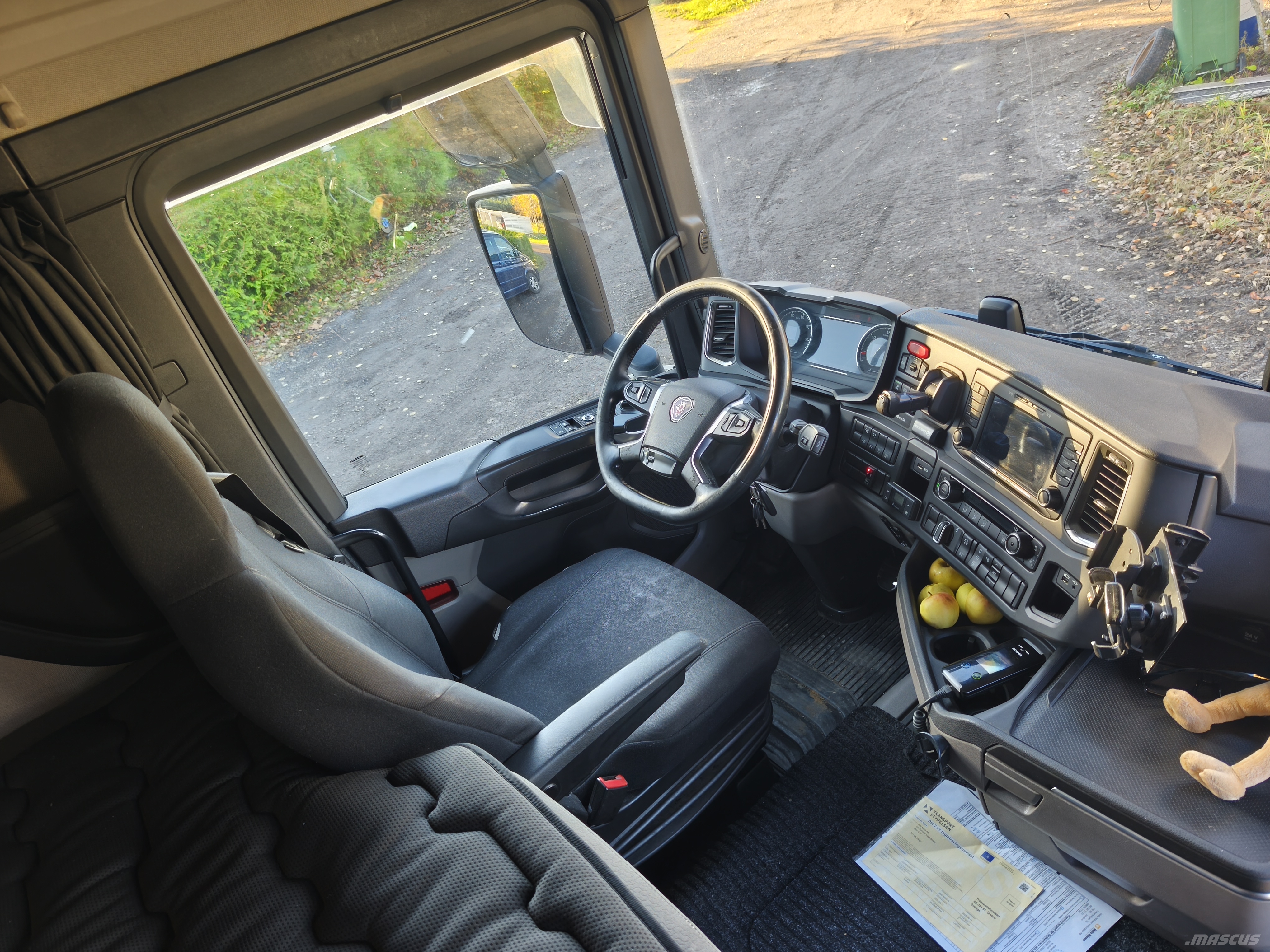 Scania R 520, V8 Chassis Cab trucks
