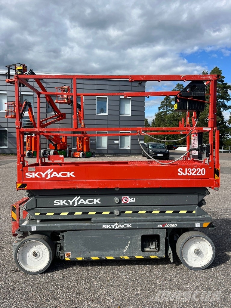 SkyJack SJ 3220 Ножничные подъемники