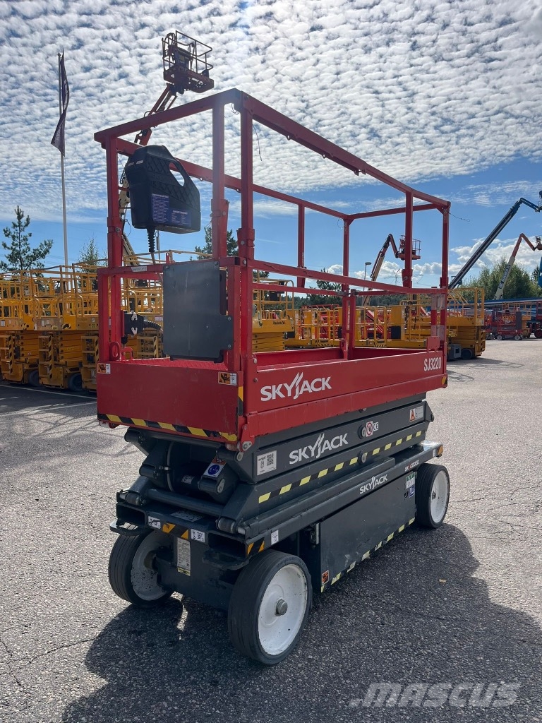 SkyJack SJ 3220 Ножничные подъемники