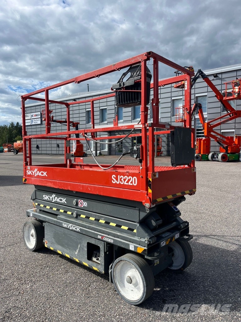 SkyJack SJ 3220 Ножничные подъемники