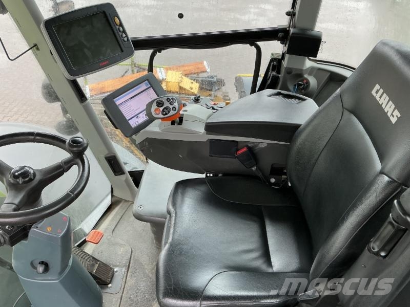 CLAAS XERION 5000 TRAC VC 트랙터