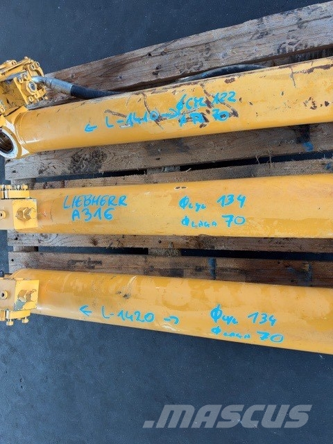 Liebherr A 316 USED HYDRAULIC CYLINDER Motori