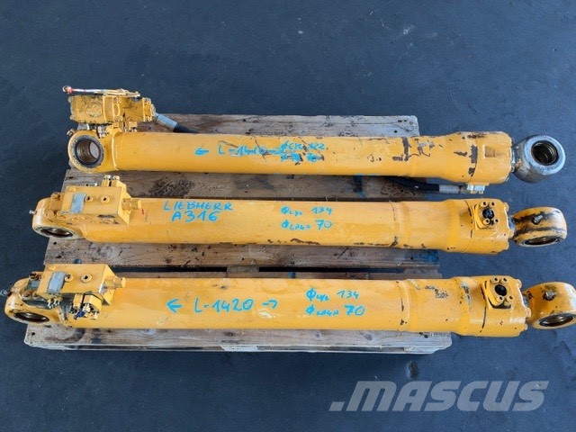 Liebherr A 316 USED HYDRAULIC CYLINDER Motori