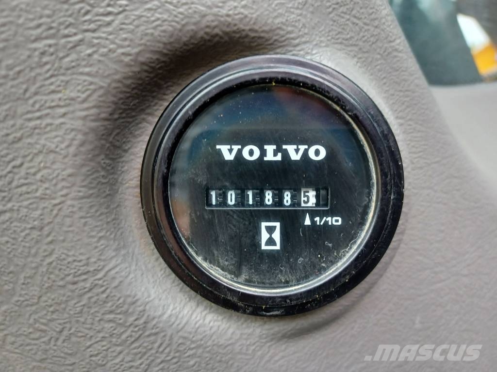Volvo EC 300 EL 大型油圧ショベル12t以上(パワーショベル・ユンボ)
