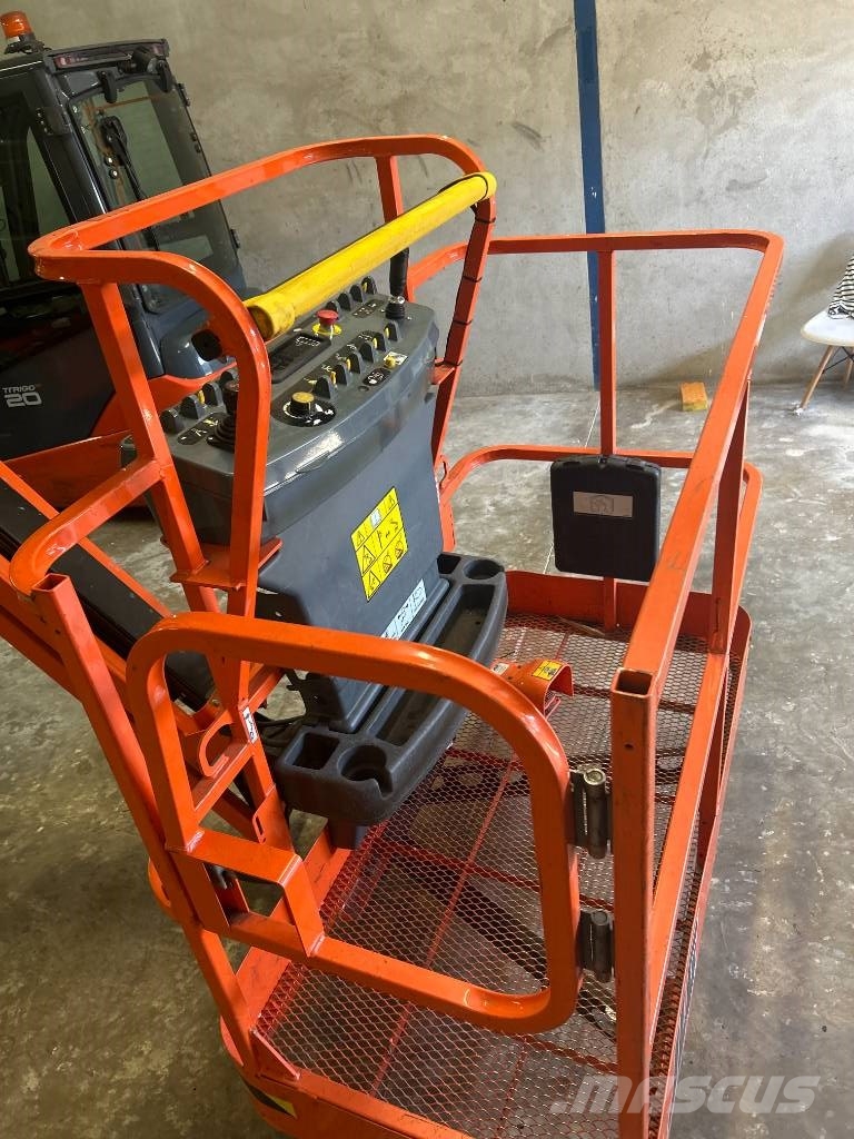 JLG E 450 AJ Körüklü personel platformları