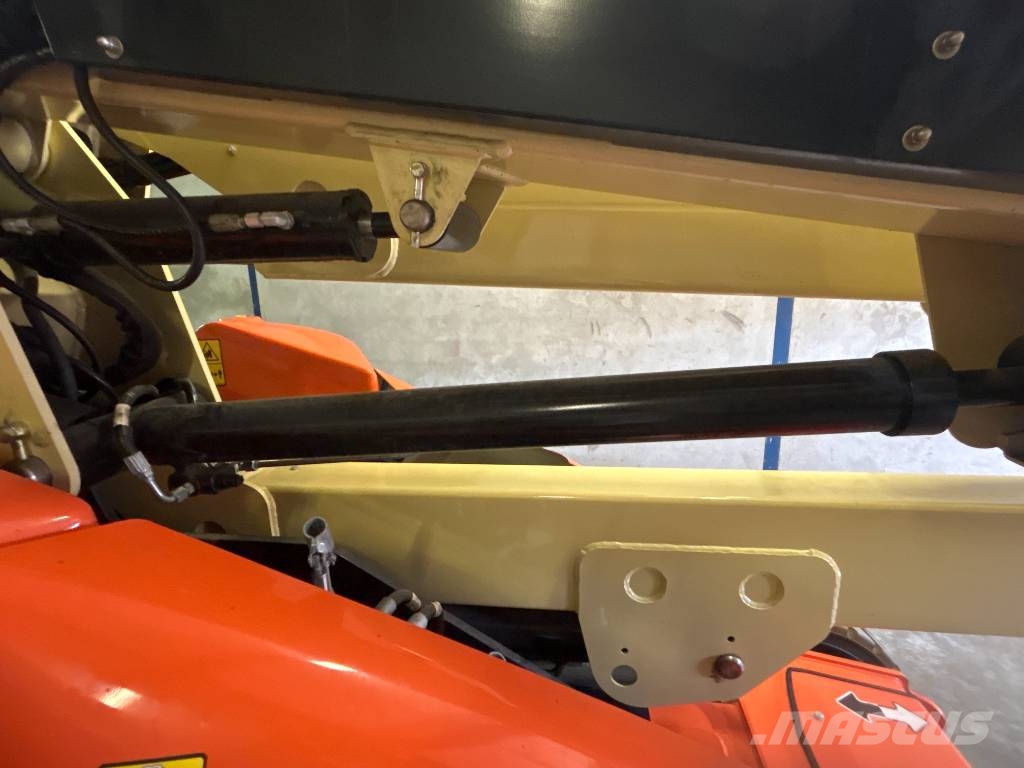 JLG E 450 AJ Körüklü personel platformları