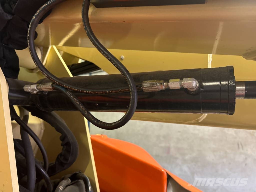 JLG E 450 AJ Körüklü personel platformları