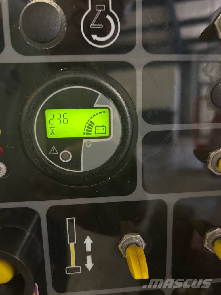 JLG E 450 AJ Körüklü personel platformları