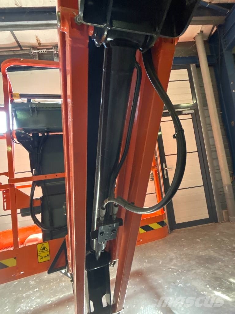 JLG E 450 AJ Körüklü personel platformları