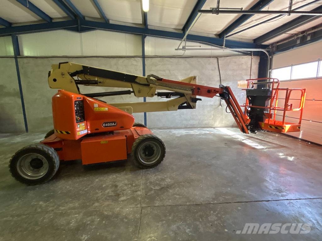 JLG E 450 AJ Körüklü personel platformları