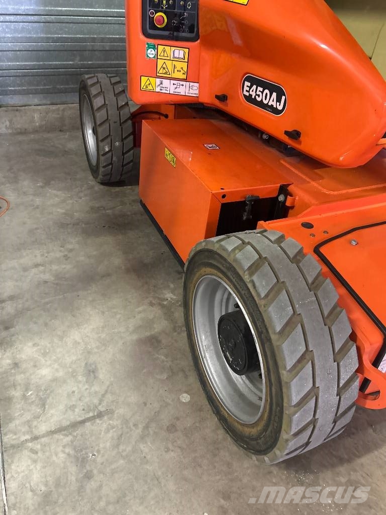 JLG E 450 AJ Körüklü personel platformları
