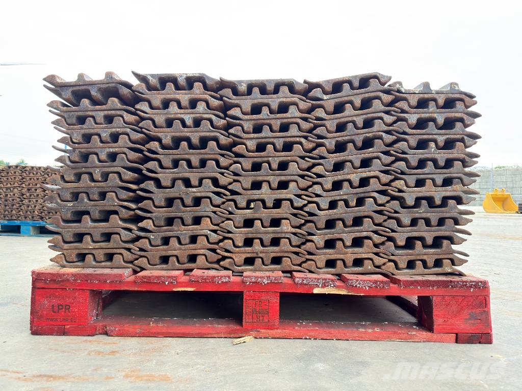 CAT 330C / 330D / 336D / 336E / 336F - 850 mm shoes T Други компоненти