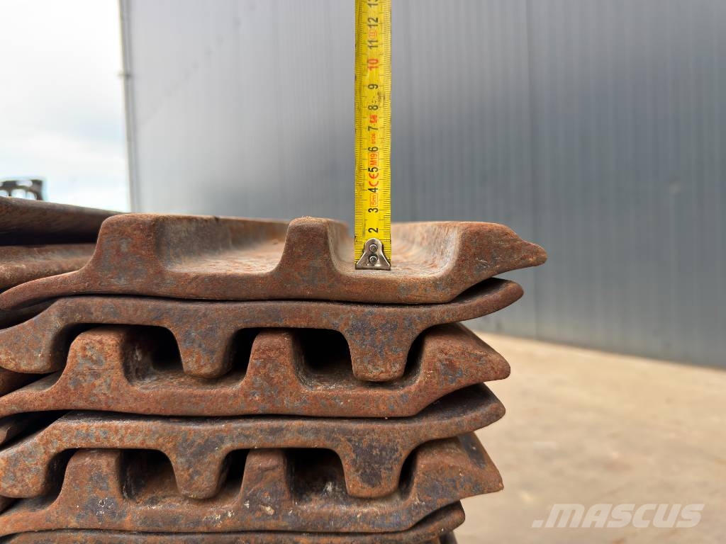 CAT 330C / 330D / 336D / 336E / 336F - 850 mm shoes T Други компоненти