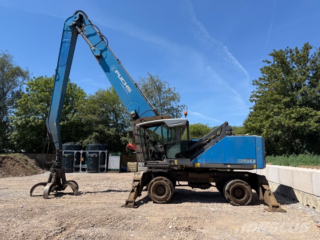 Fuchs MHL 350 Waste / industry handlers