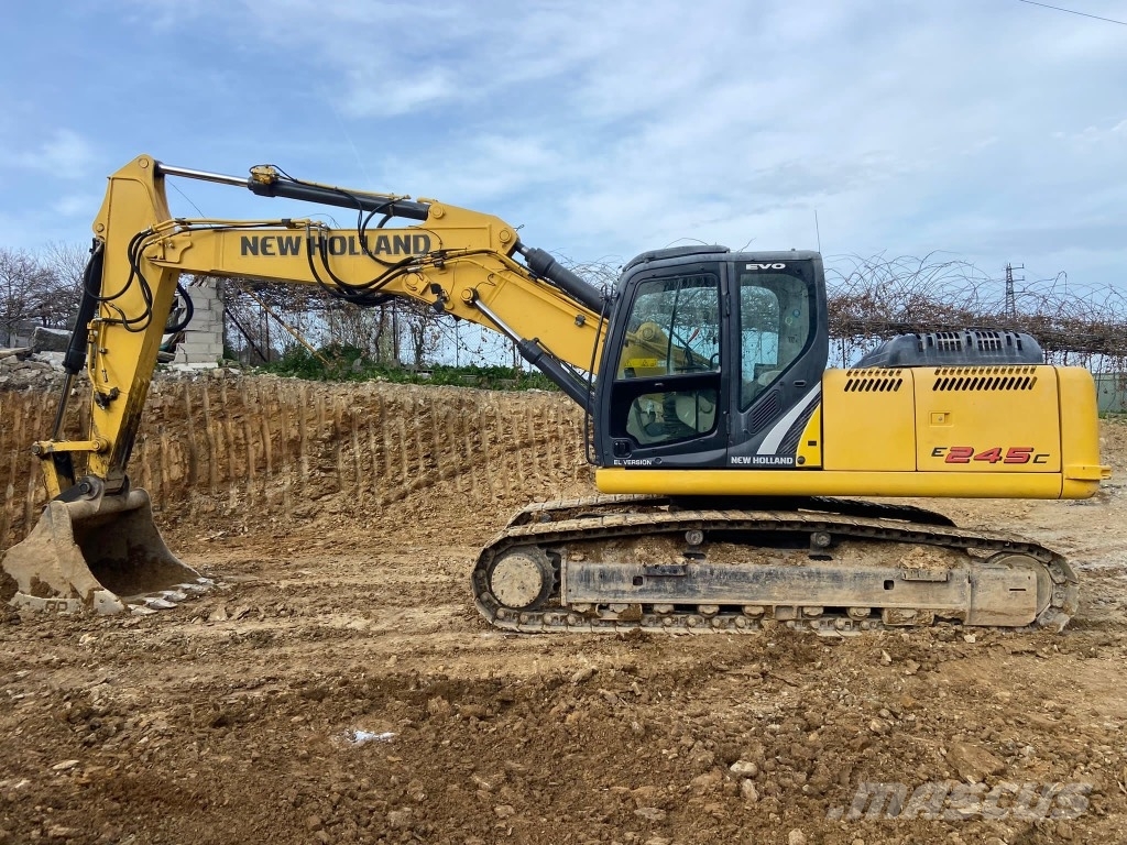 New Holland E245 Excavadoras de cadenas