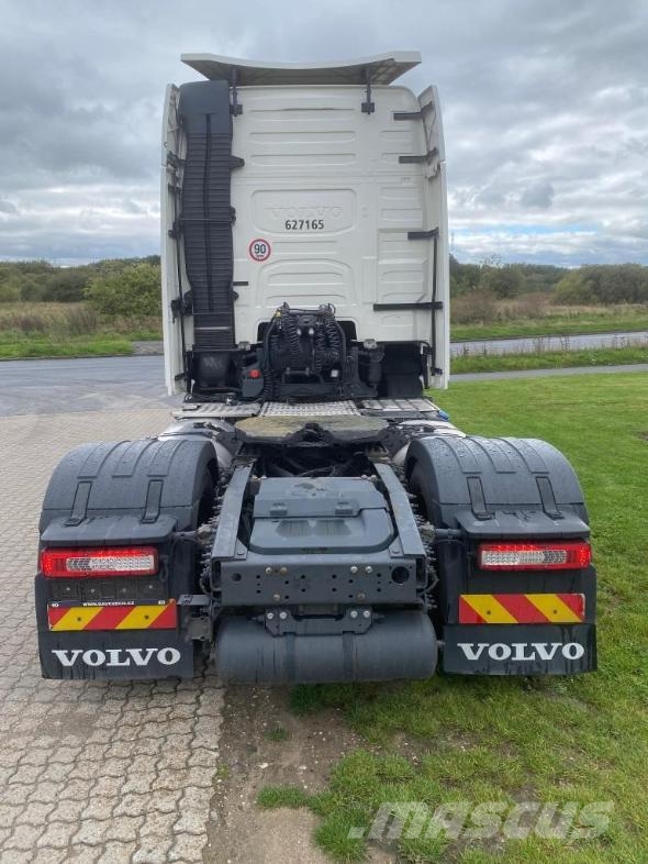 Volvo Vehicle Tractor 4x2 Standard Sadulveokid