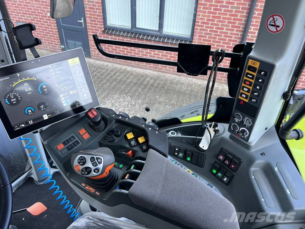 CLAAS Axion 870 Cmatic Traktori
