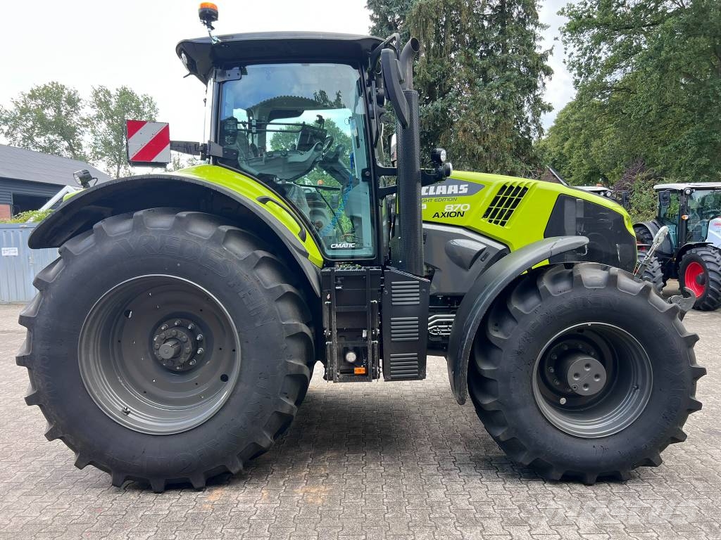 CLAAS Axion 870 Cmatic Traktori