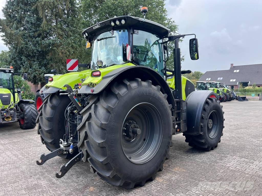 CLAAS Axion 870 Cmatic Traktori