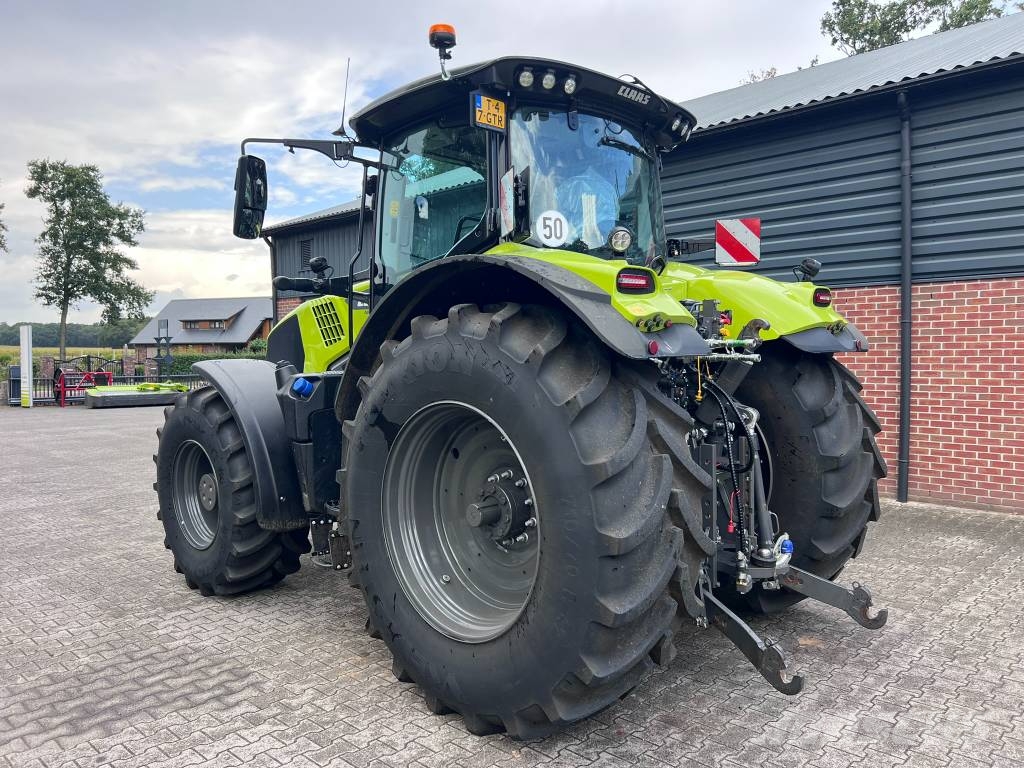 CLAAS Axion 870 Cmatic Traktori