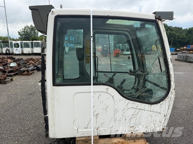 Liebherr A 311 USED CAB Cabine en interieur