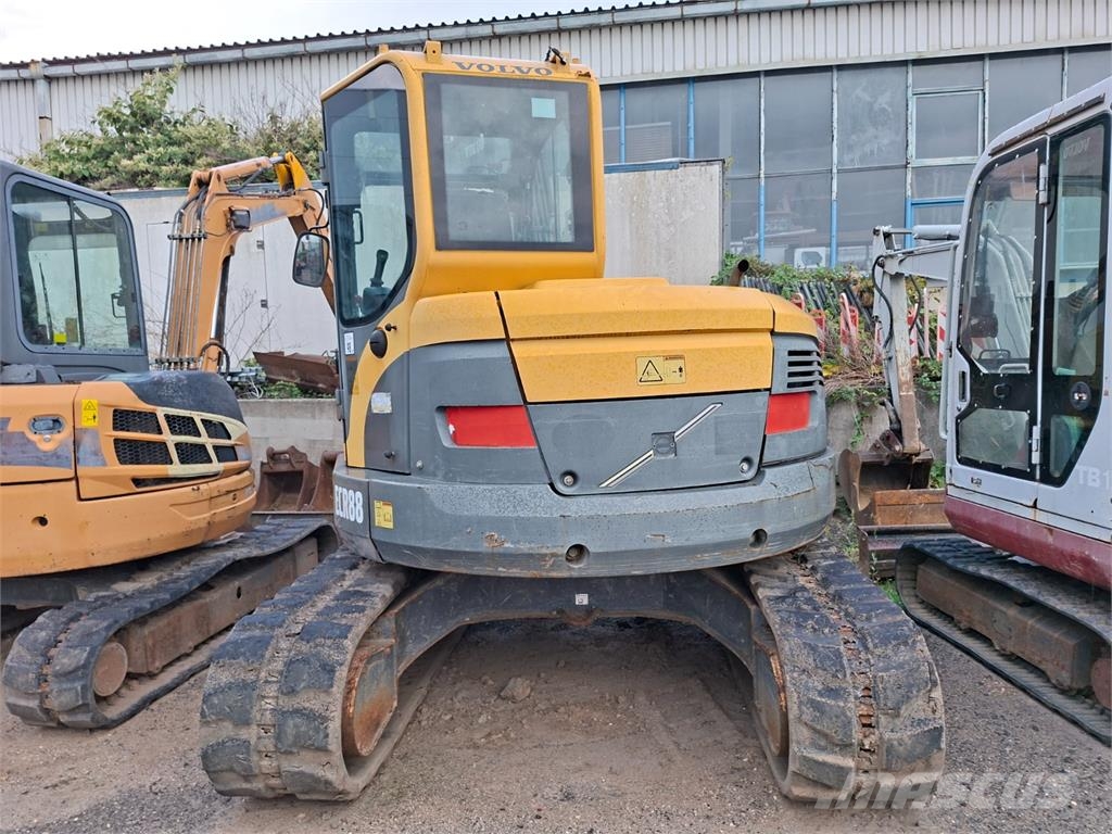 Volvo ECR88 Прочие фургоны