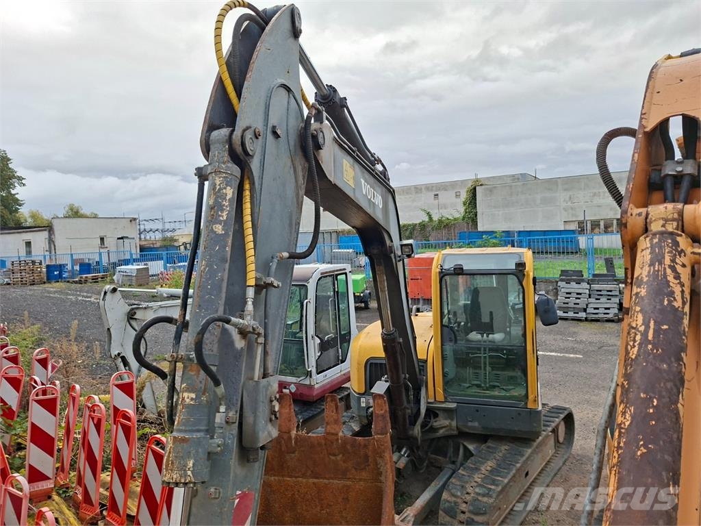 Volvo ECR88 Прочие фургоны