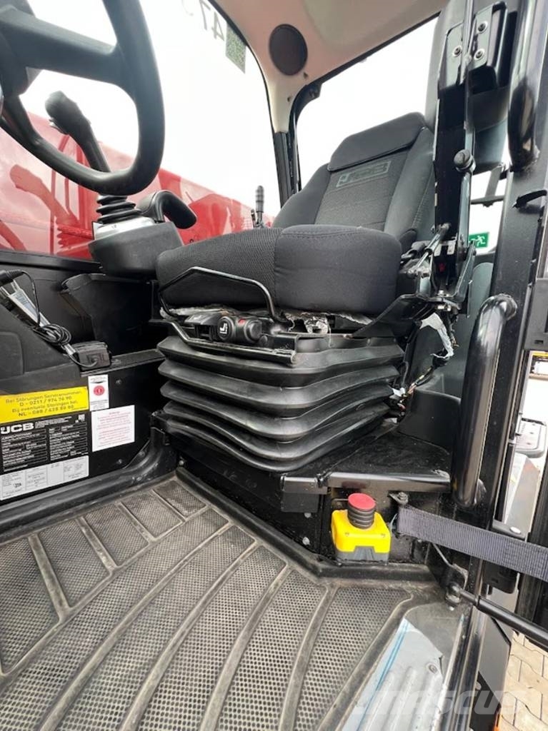 JCB 555P260R 伸缩臂叉装车|叉装车