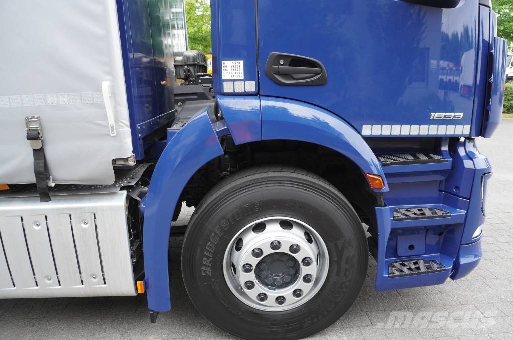 Mercedes-Benz Actros 1833 / Curtainsider 18 EPAL / 200 tho. km Camión con caja abierta