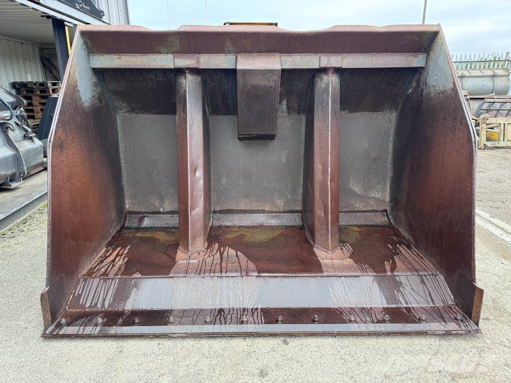 BAC 5.5m High Tip Bucket Schaufeln