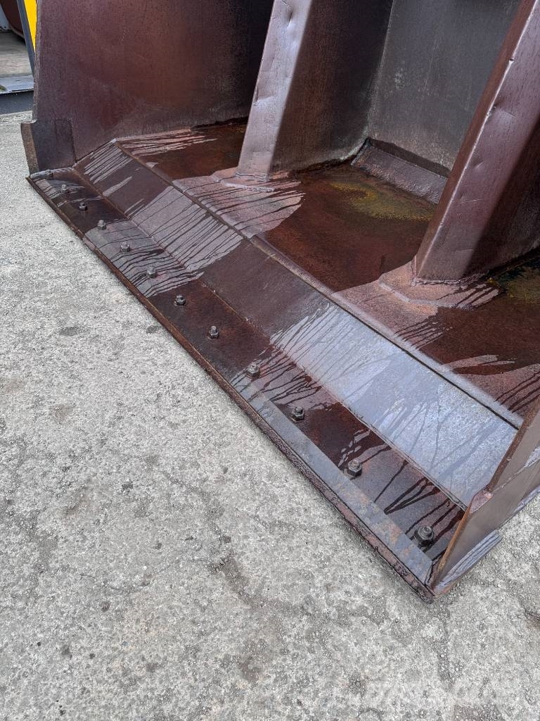 BAC 5.5m High Tip Bucket Schaufeln