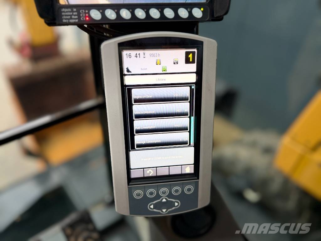 CAT M318F Excavatoare cu roti