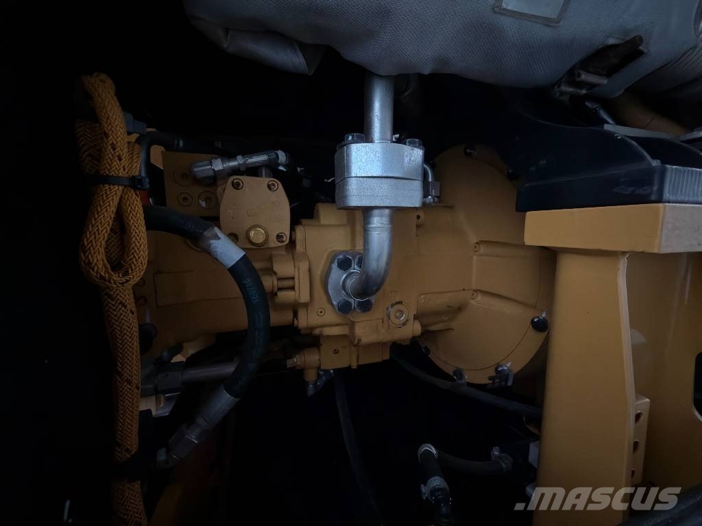 CAT M318F Excavatoare cu roti