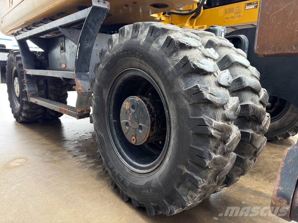 CAT M318F Excavatoare cu roti
