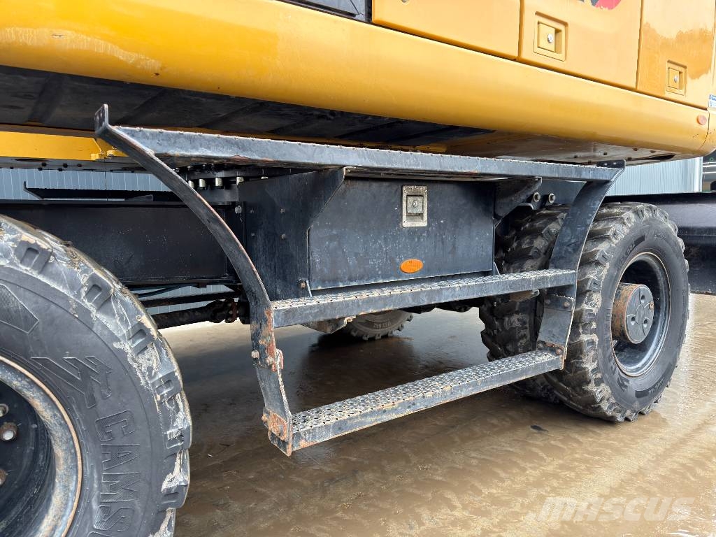CAT M318F Excavatoare cu roti