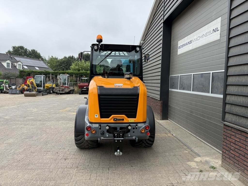 GiANT G5000 shovel NIEUW uit voorraad leverbaar! Фронтальні навантажувачі