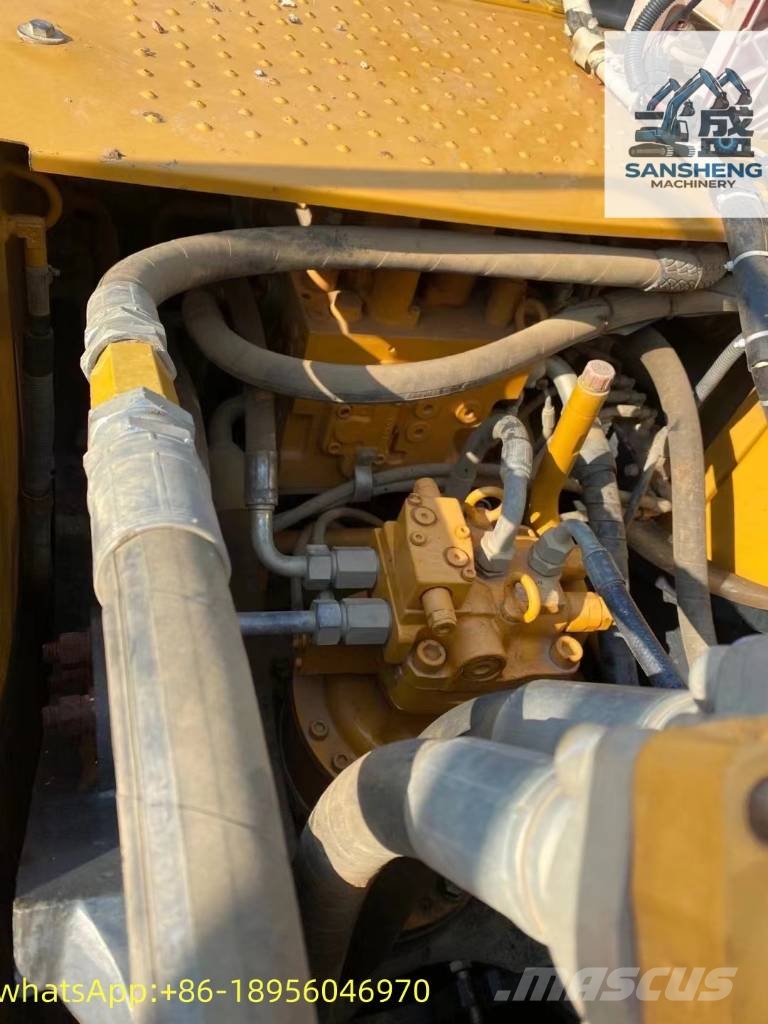 Sany SY 215 C حفارات زحافة