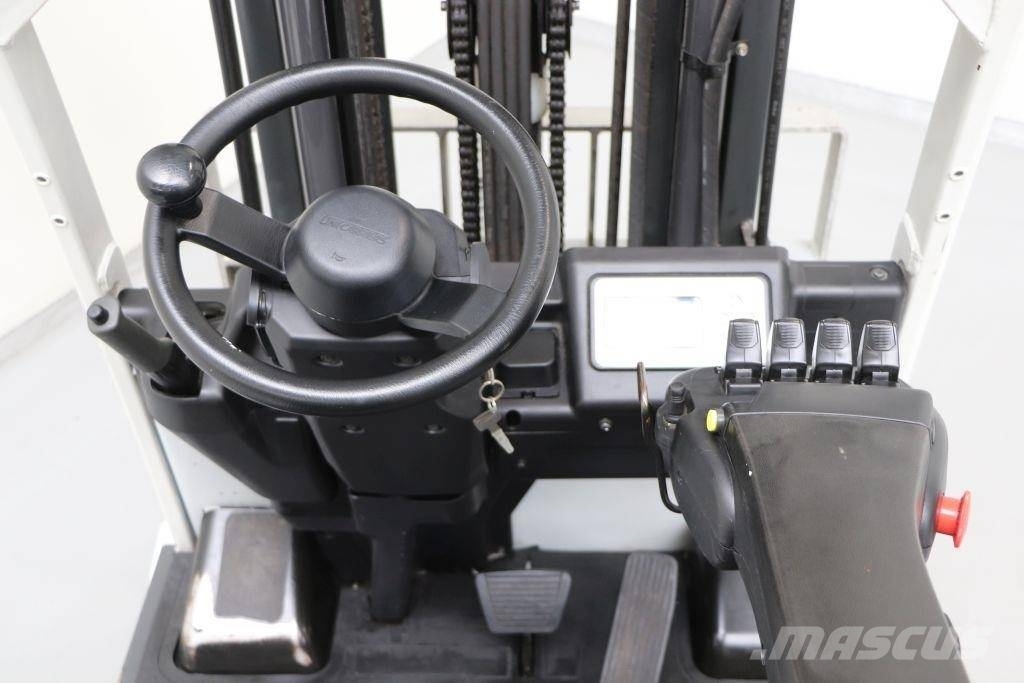 UniCarriers A1N1L15Q  DRIVE-IN  CAB Elektrische heftrucks