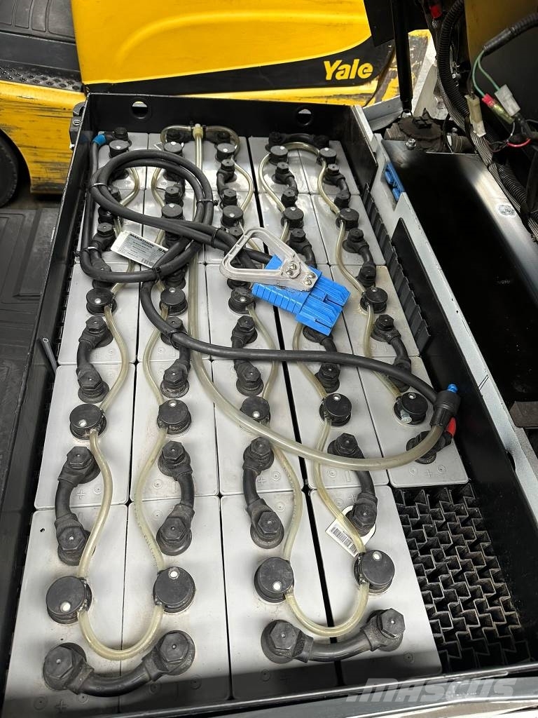 UniCarriers A1N1L15Q  DRIVE-IN  CAB Elektrische heftrucks
