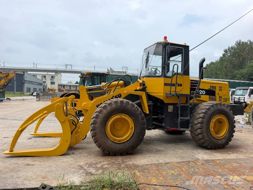 Komatsu WA 320 轮式装载机