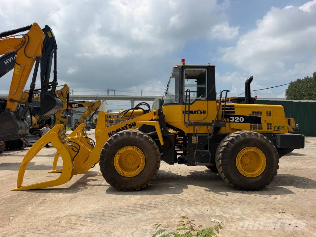 Komatsu WA 320 轮式装载机
