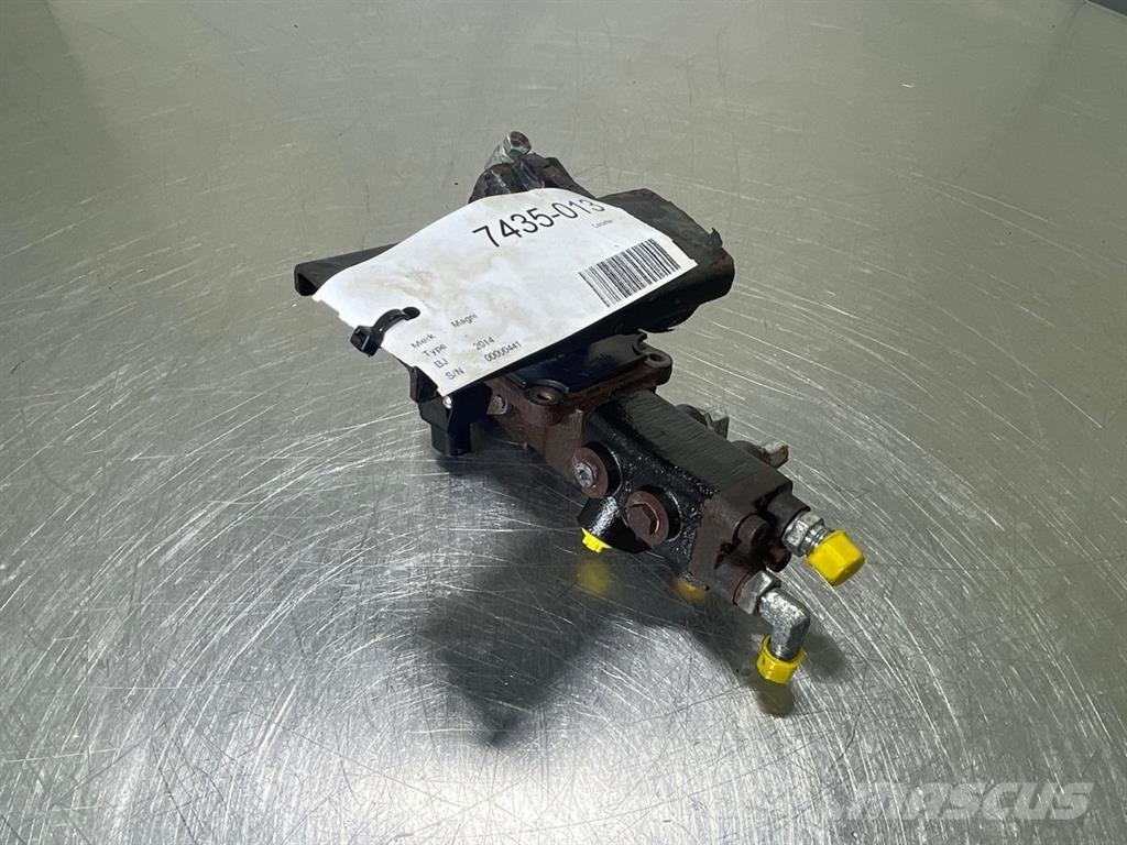 Magni RTH5.30-165240/A-Brake pedal Cabins and interior