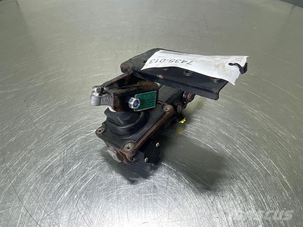 Magni RTH5.30-165240/A-Brake pedal Cabins and interior