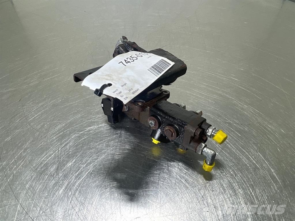 Magni RTH5.30-165240/A-Brake pedal Cabins and interior