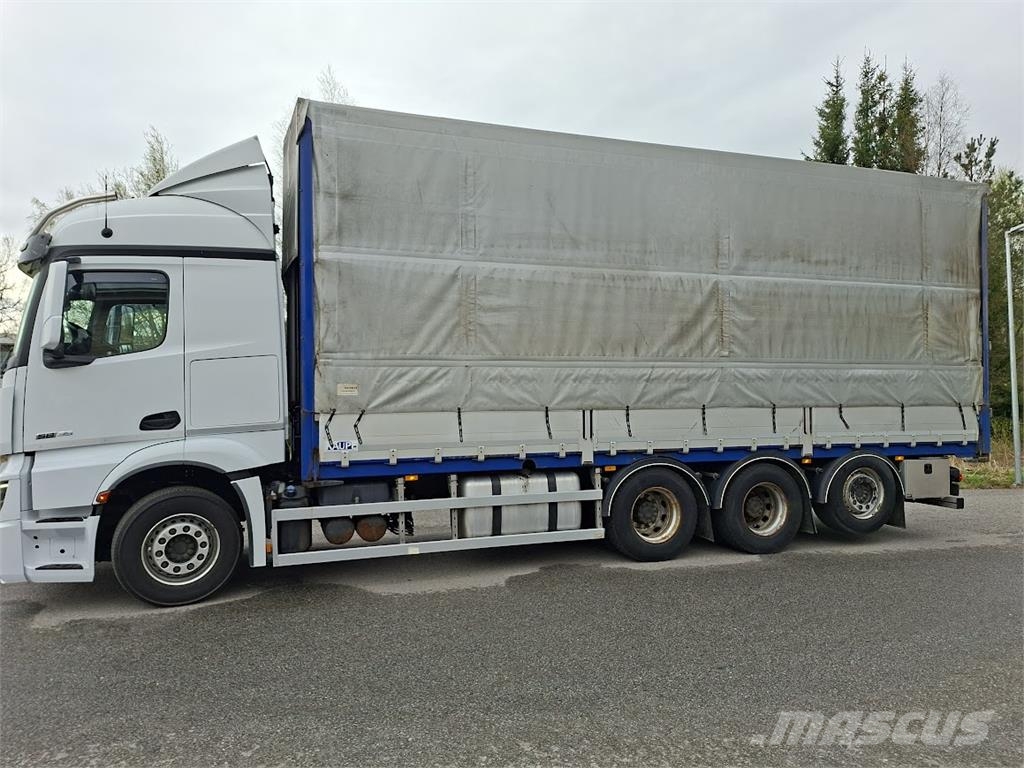 Mercedes-Benz Actros 5835 Camiones de caja de lona