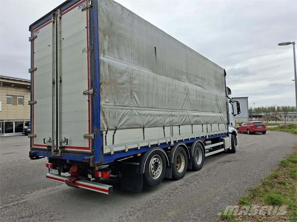 Mercedes-Benz Actros 5835 Camiones de caja de lona