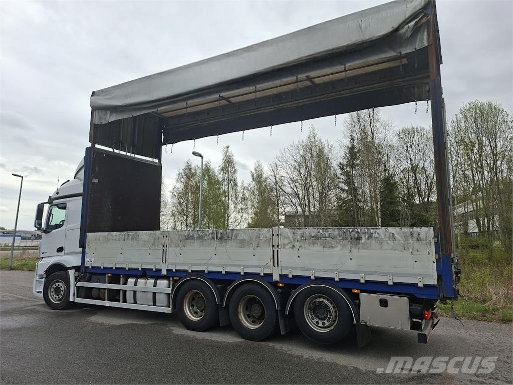 Mercedes-Benz Actros 5835 Camiones de caja de lona