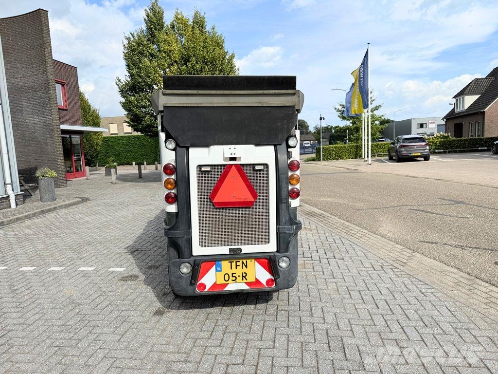 Schmidt Compact 200 Sweeper/Veegmachine Lakaisukoneet