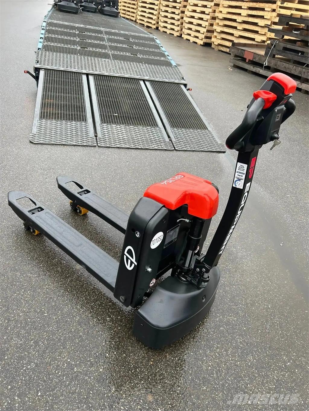 EP Equipment EPL154 معدات التكديس الجوالة